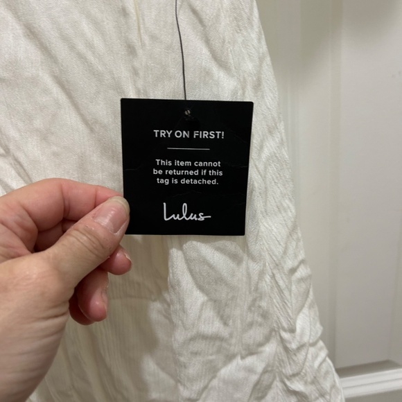 Lulus white wrap dress NWT XS - Picture 4 of 6